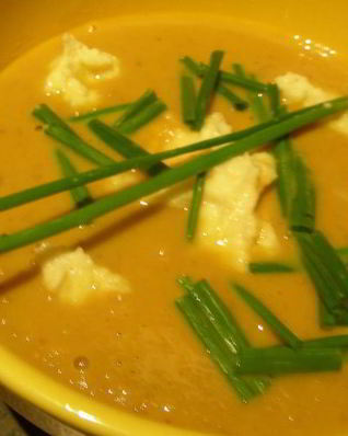 Нежный крем-суп из каштанов с красным вином и пюре из сельдерея