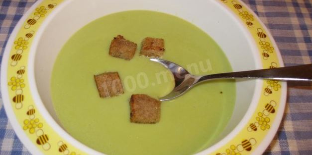простой суп пюре из зеленого горошка с желтками