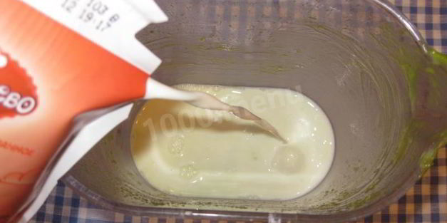 простой суп пюре из зеленого горошка с желтками