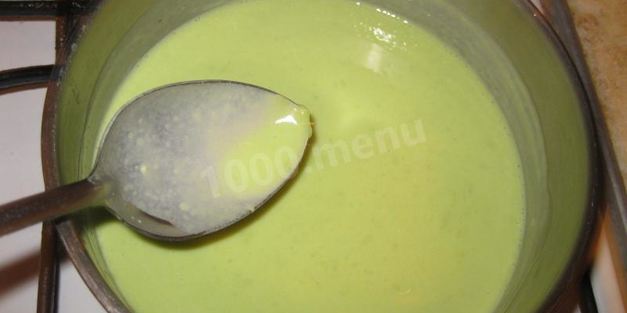 простой суп пюре из зеленого горошка с желтками