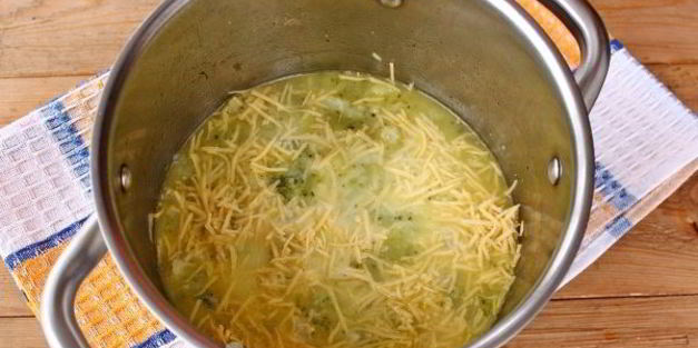 суп-пюре из брокколи и цветной капусты