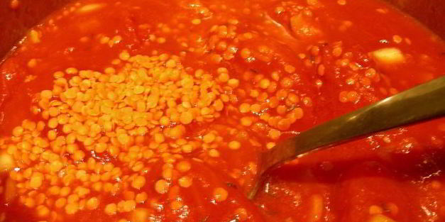суп-пюре из чечевицы и нута с помидорами