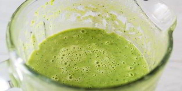 суп-пюре из горошка с запеченной курицей