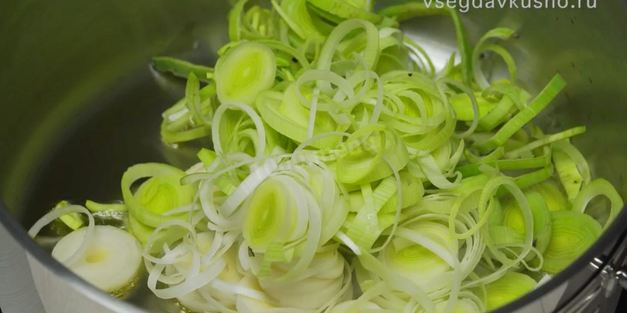 суп-пюре из кабачков с базиликом