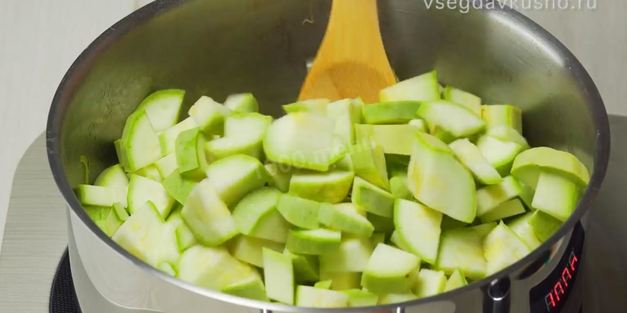 суп-пюре из кабачков с базиликом