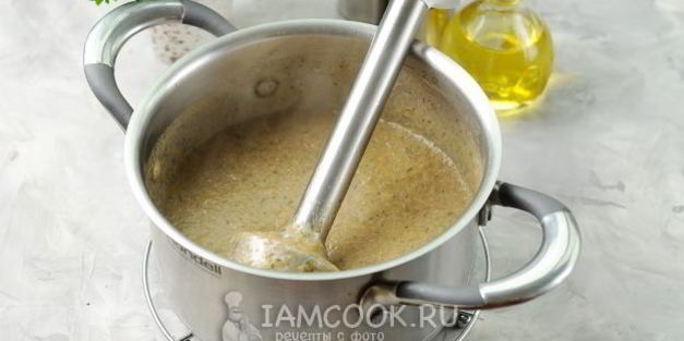 суп-пюре из кабачков с грибами и сельдереем