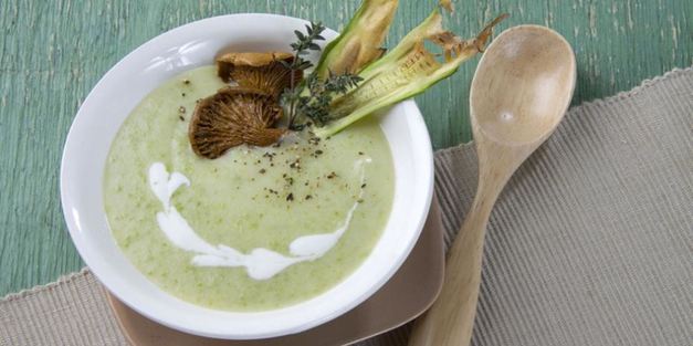 суп-пюре из кабачков с лисичками