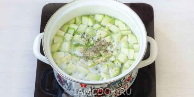 суп-пюре из кабачков с плавленным сыром