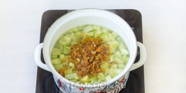 суп-пюре из кабачков с плавленным сыром