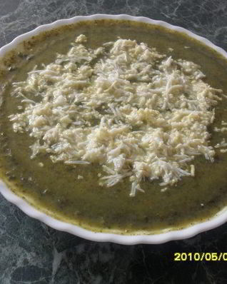 Суп-пюре из крапивы и сельдерея