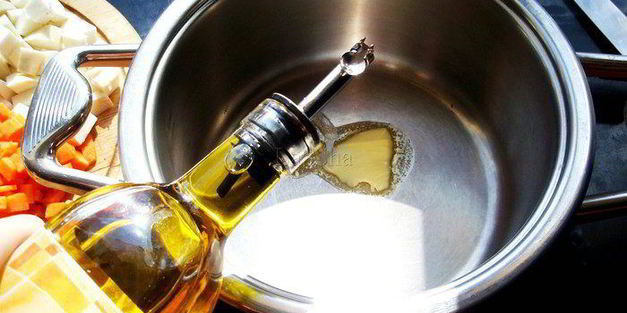 суп-пюре из петрушки с сыром бри