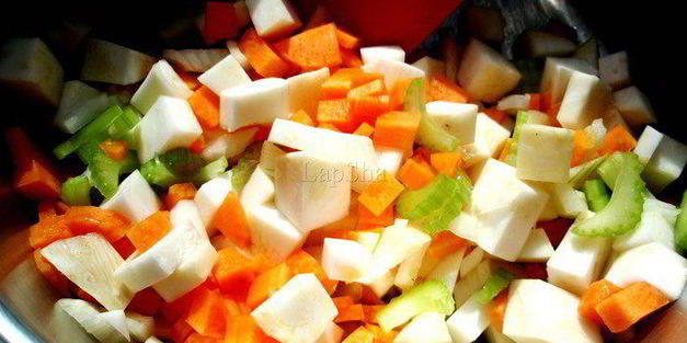 суп-пюре из петрушки с сыром бри