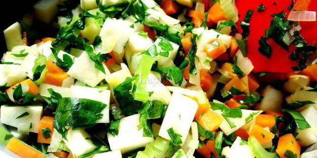 суп-пюре из петрушки с сыром бри