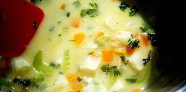 суп-пюре из петрушки с сыром бри