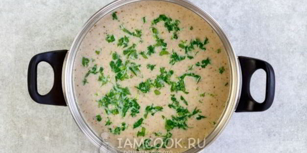 суп-пюре из шампиньонов с чесноком