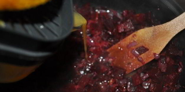 суп-пюре из свеклы с апельсином и замороженным йогуртом