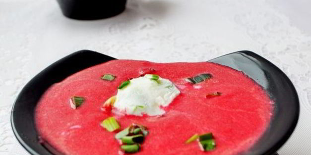 суп-пюре из свеклы с апельсином и замороженным йогуртом