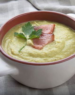 Суп-пюре из цуккини с гребешками