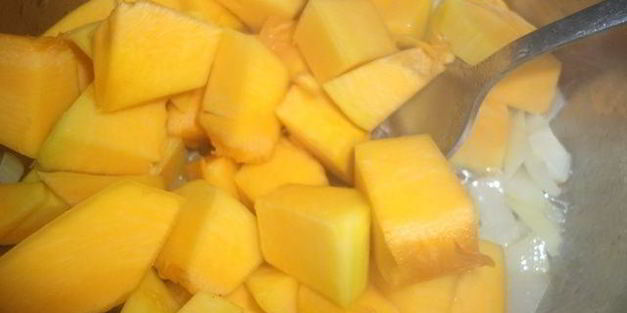 суп-пюре из тыквы с чечевицей