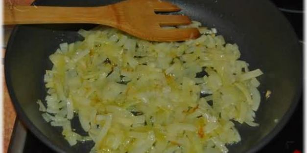 суп-пюре из тыквы с курицей и зеленым горошком