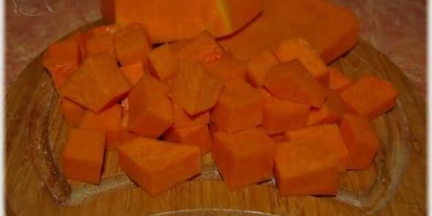 суп-пюре из тыквы с курицей и зеленым горошком