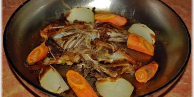 суп-пюре из тыквы с курицей и зеленым горошком