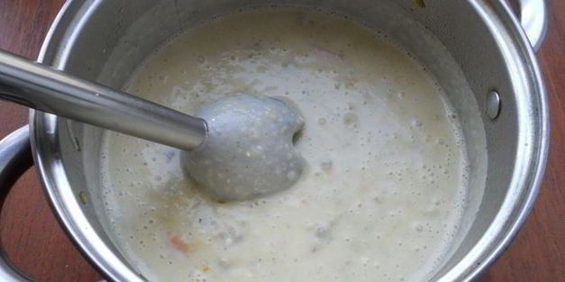 суп-пюре с кабачками, шампиньонами и плавленым сыром