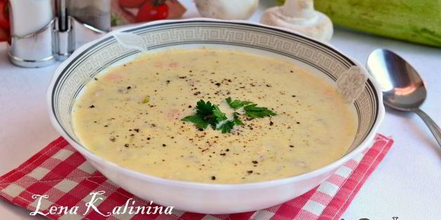 суп-пюре с кабачками, шампиньонами и плавленым сыром
