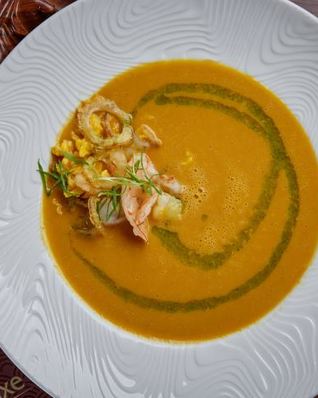 Тыквенный суп пюре и скрэмбл с креветкой