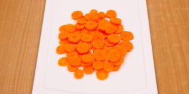 суп с бараниной и овощами в горшочке