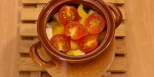 суп с бараниной и овощами в горшочке