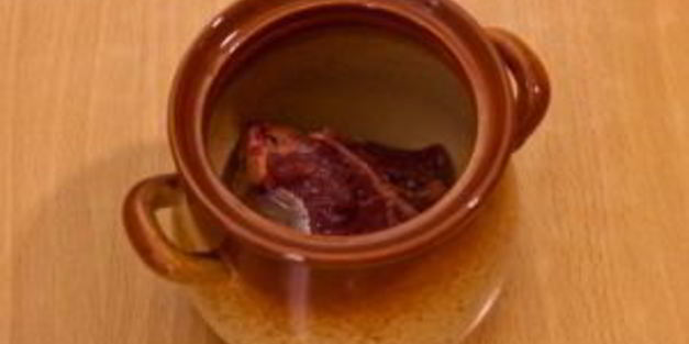 суп с бараниной и овощами в горшочке