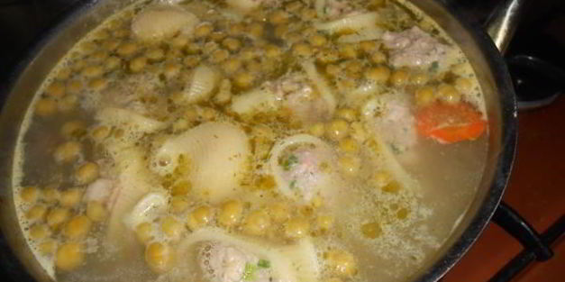 суп с фаршированными макаронами