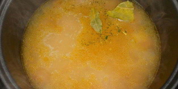 суп с фасолью и курицей в мультиварке