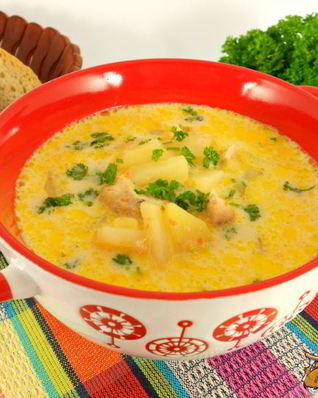 Суп с курицей и плавленным сыром в мультиварке