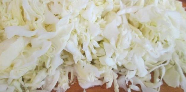 суп с молодой капустой и куриными тефтельками