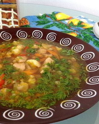 Суп с цветной капустой и индейкой