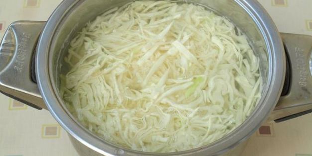 суп со щавелем, капустой и шампиньонами