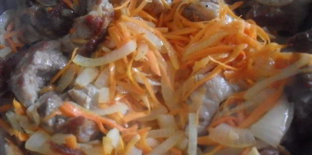 суп со свиными хрящиками и болгарским перцем