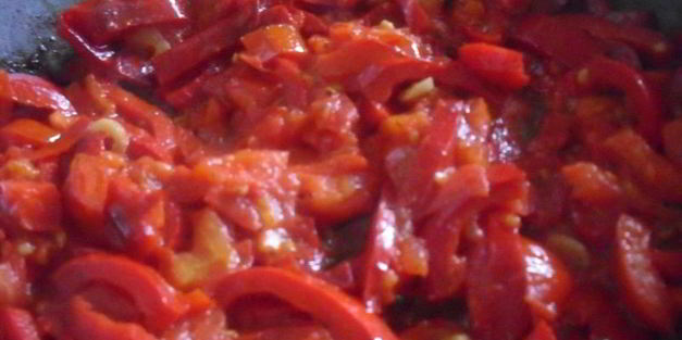 суп со свиными хрящиками и болгарским перцем