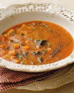 Свежий томатный суп с пастой