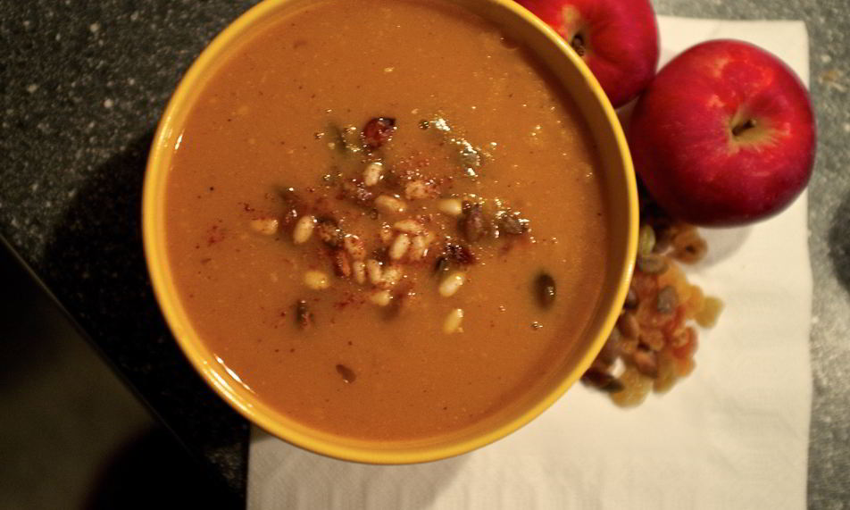 Рецепт тыквенный суп с яблоками, специями и изюмом