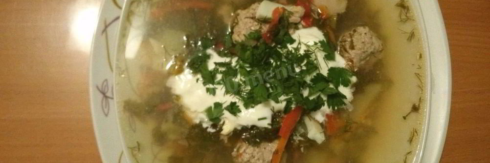 Зеленый суп с щавелем и индейкой