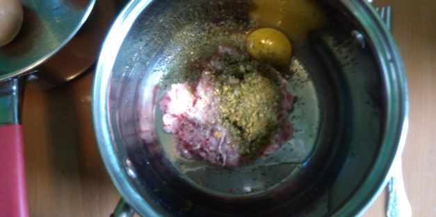 зеленый суп с щавелем и индейкой