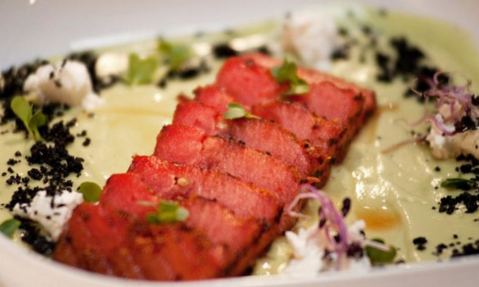 Рецепт жареный арбуз в супе из авокадо