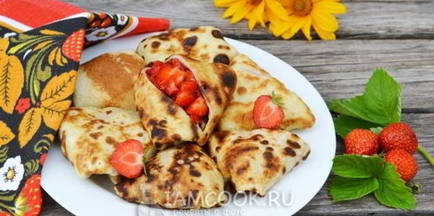 блинчики с клубникой