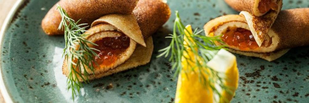 Блины на сметане с красной икрой