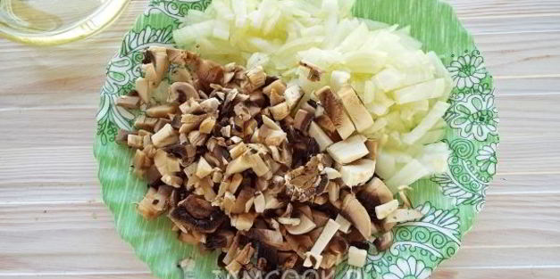 блины с грибами и сыром