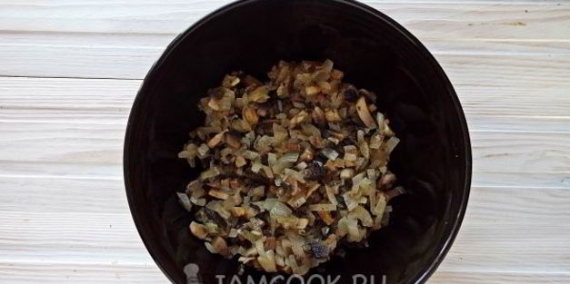 блины с грибами и сыром