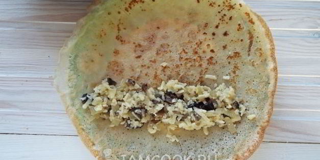 блины с грибами и сыром